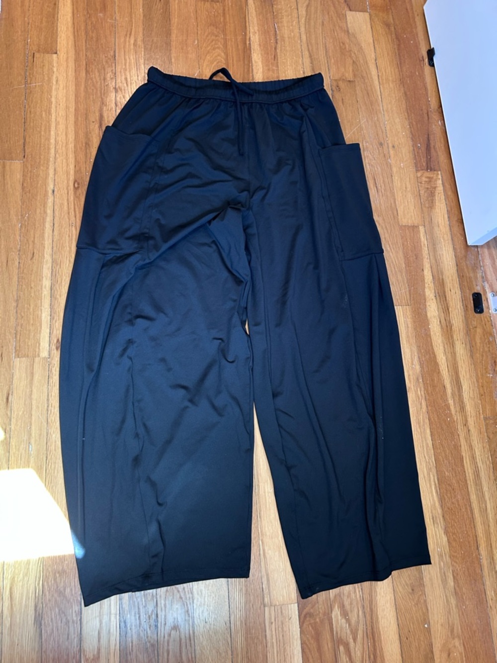 HALARA Black Elastic-Waist Wide Leg Pants